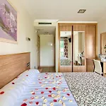 Pontus Veteris 3* סנשנשו